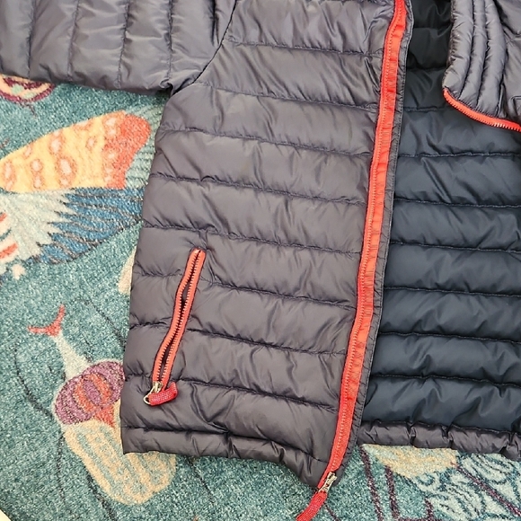 Patagonia Dark Blue Jacket with Red Zippers - Picture 6 of 7